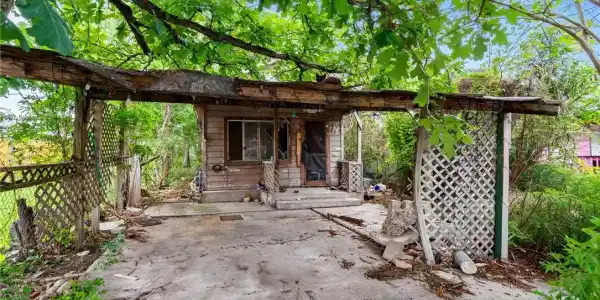 808 Elesa Street