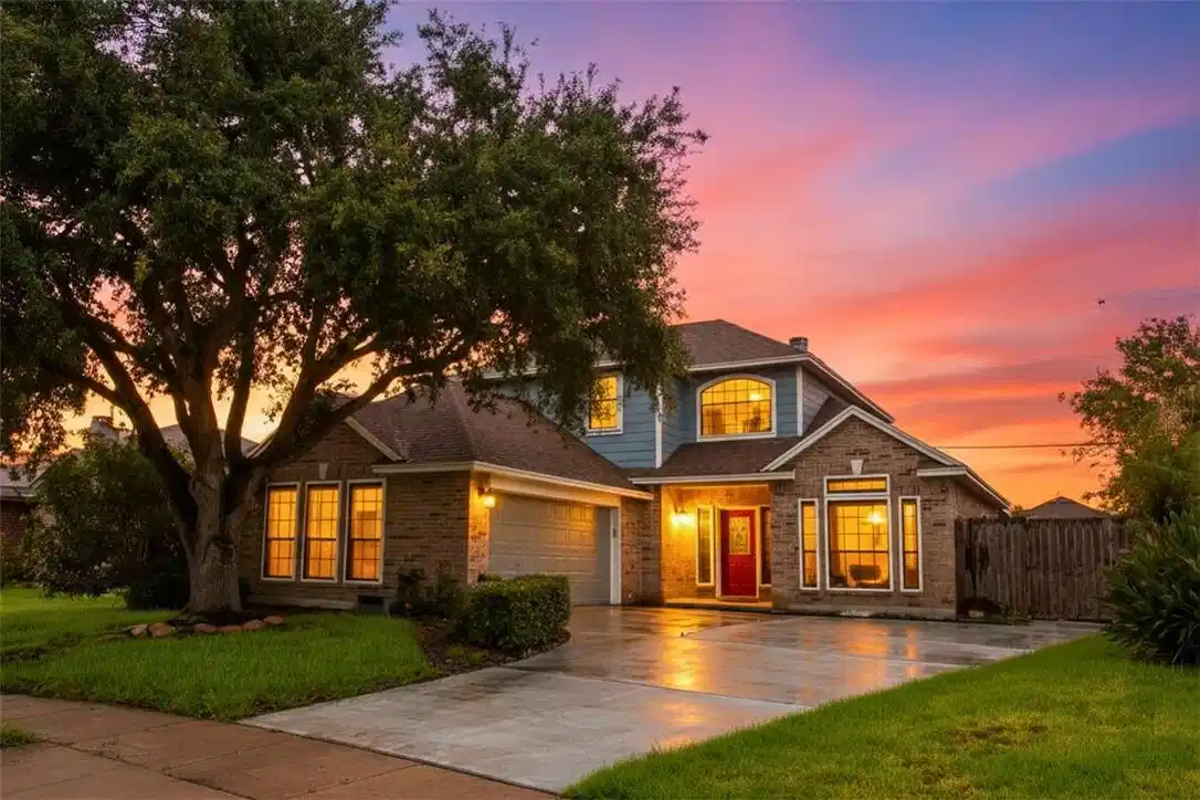 Image 1: Welcome Home to 5818 Sabal Dr.!