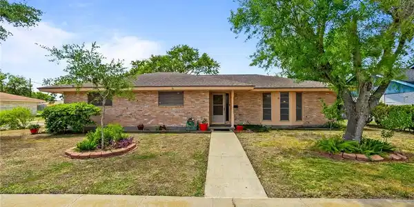 3341 LYNNWOOD Lane