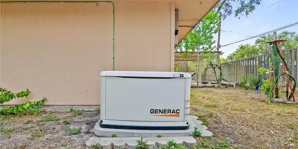 Image 2: GENERATOR