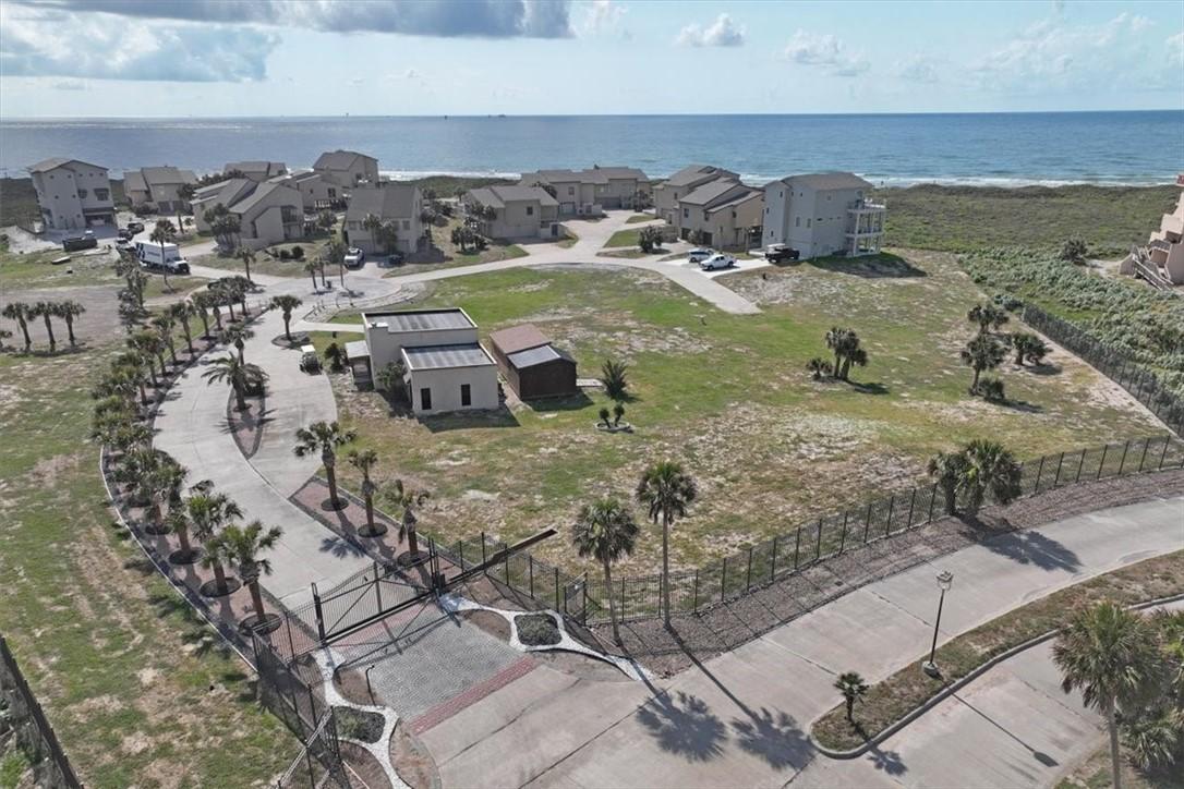 Image 3: Gated community allows short term rentals
