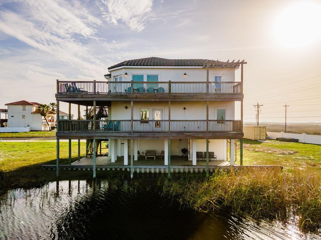 Image 2: Over 1600 square feet of outdoor decking with the