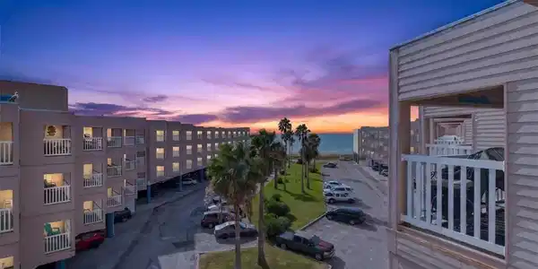 3938 Surfside Boulevard