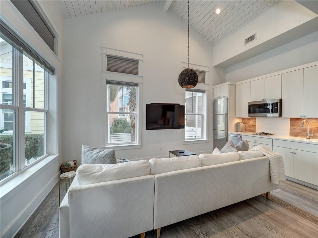 Image 2: Living Room
