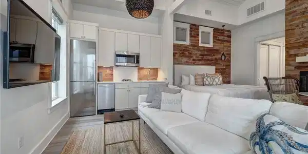 Image 3: Living Room