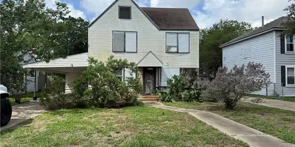 2809 Austin Street
