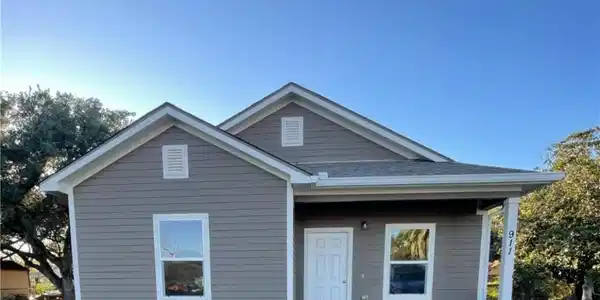 911 Heron Lane