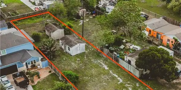 Image 4: Aerial View with Boundaries
