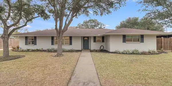 326 Dolphin Place