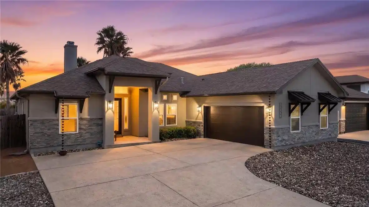Image 1: WELCOME to 15661 Three Fathoms Bank Dr!