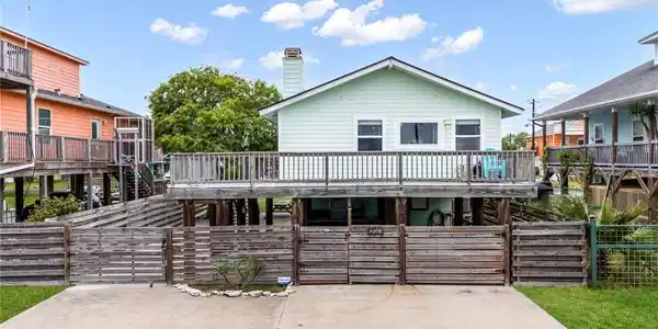 4006 Laguna Shores