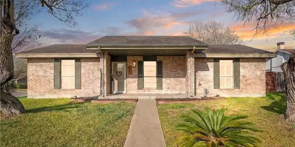 5901 Shadow Wood Drive