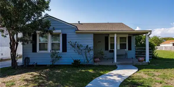 341 W SAXET Drive