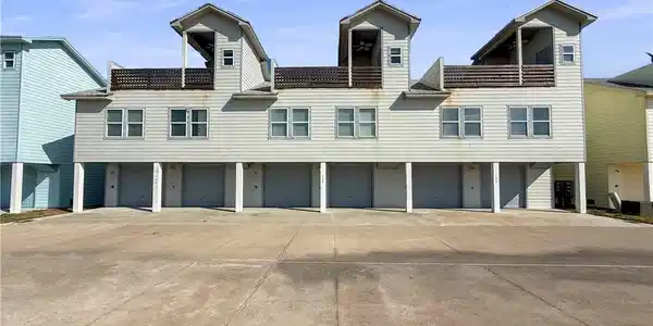 142 W Palm Beach Road