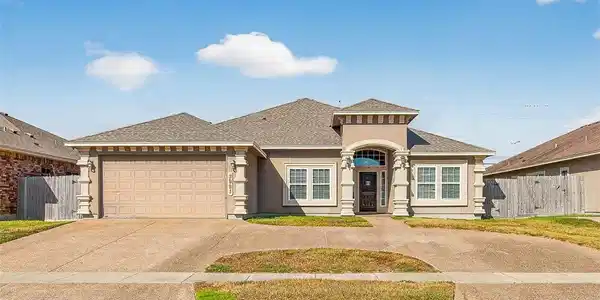 3921 Elvis Drive