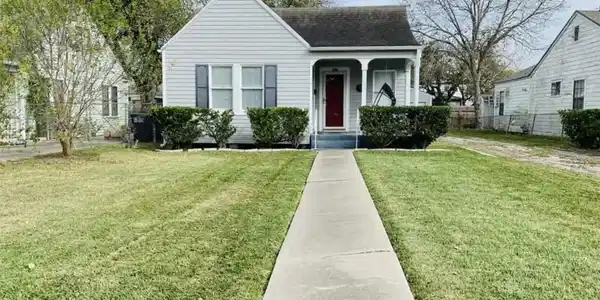 2822 Topeka Street