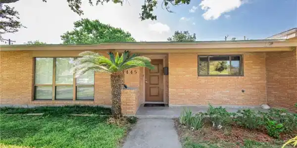 445 Poenisch Drive