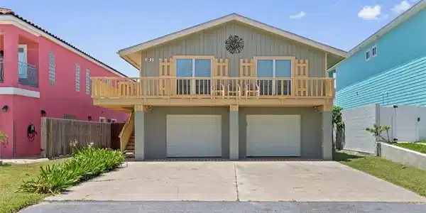 121 E Aries Drive