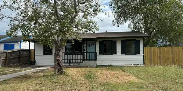 1106 Dorthy Drive