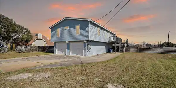 3837 Jamaica Drive
