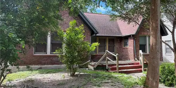 537 Naples Street