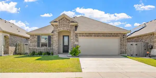 8137 Luz De Luna Street