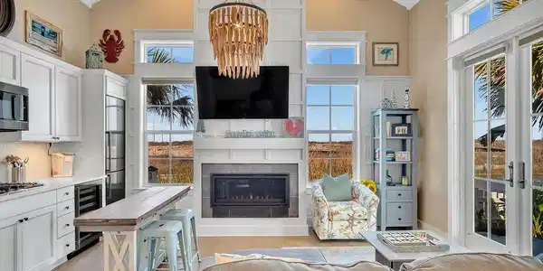 Image 4: Sunflower Cabin 7 
Living Room