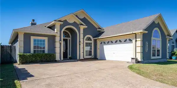 6825 Island Park Court