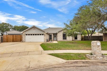 2409 Twin Oak Drive