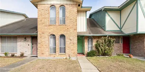 4002 Oak Forest Drive