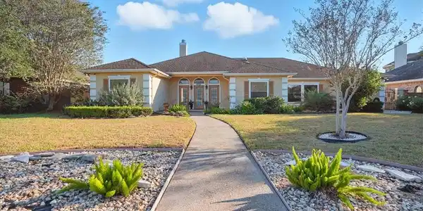4337 Lake Ontario Drive