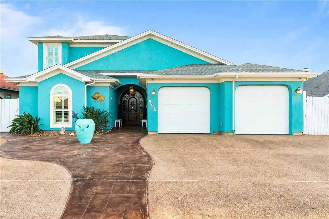 Image 1: Welcome to 14217 Punta Bonaire
