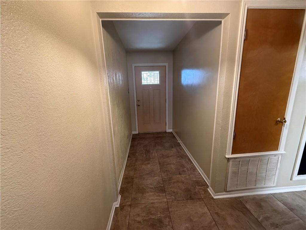 Image 3: Entryway