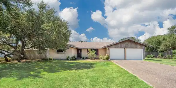 421 Glenoak Drive