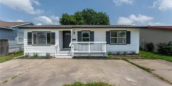 1122 Dorthy Drive