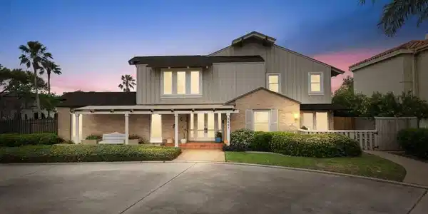 5541 Ocean Drive