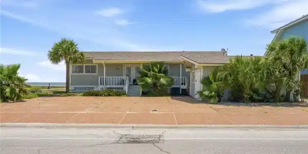1860 Bay Shore Drive