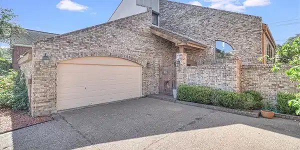 421 Colony Drive