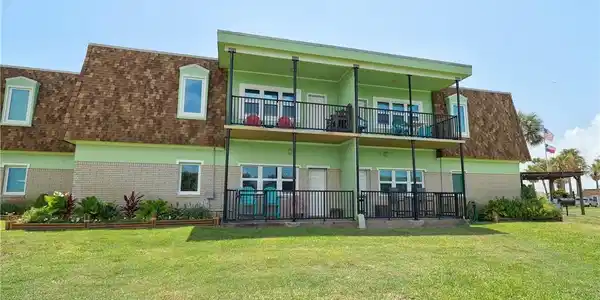 700 Island Retreat