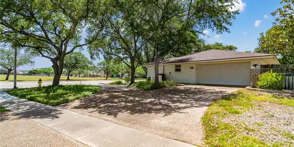 Image 4: Exterior Side-Garage