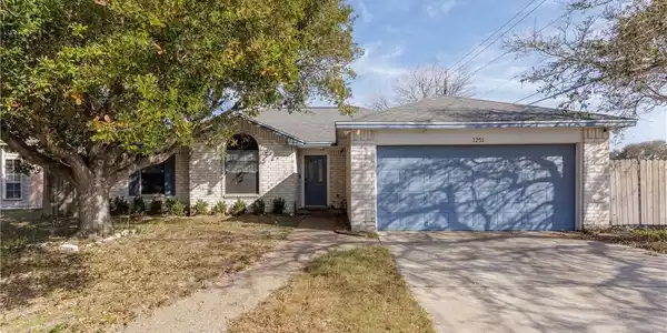 2256 Ivy Drive