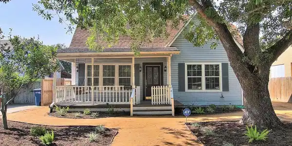 406 Naples Street