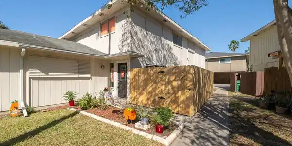 6126 Hidden Cove