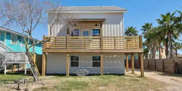 402 W Farley