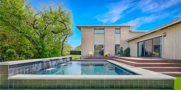 225 Chenoweth Drive