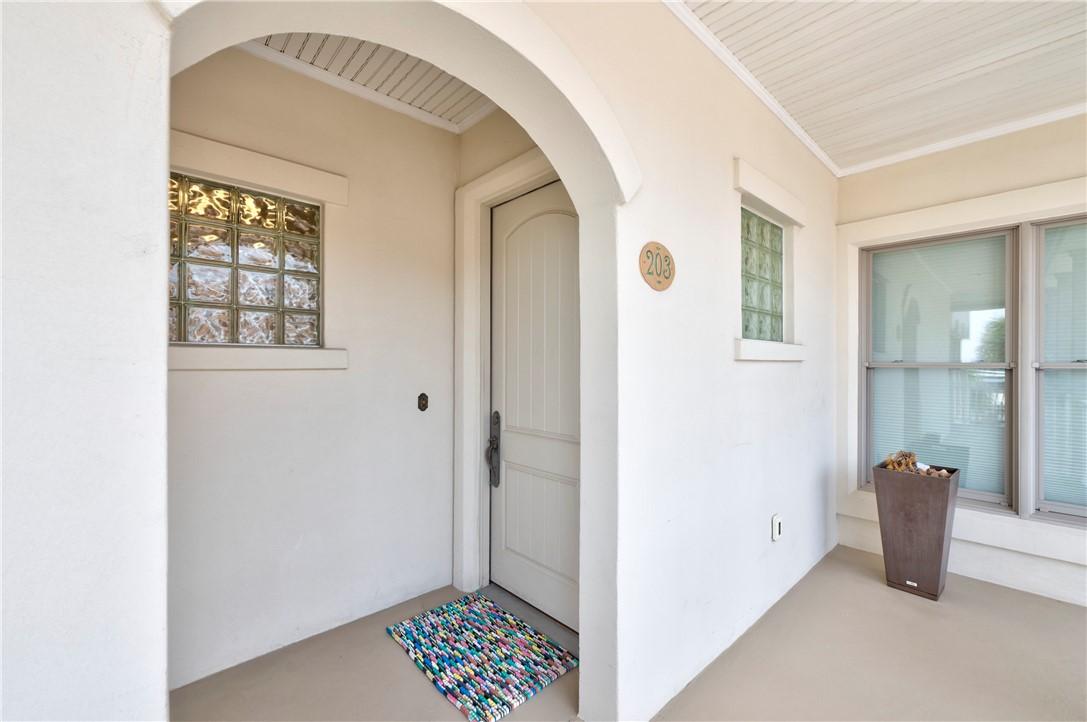 Image 4: Front door