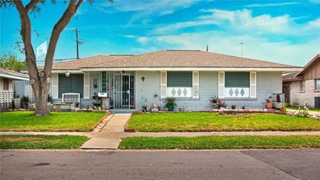 3718 Brushwood