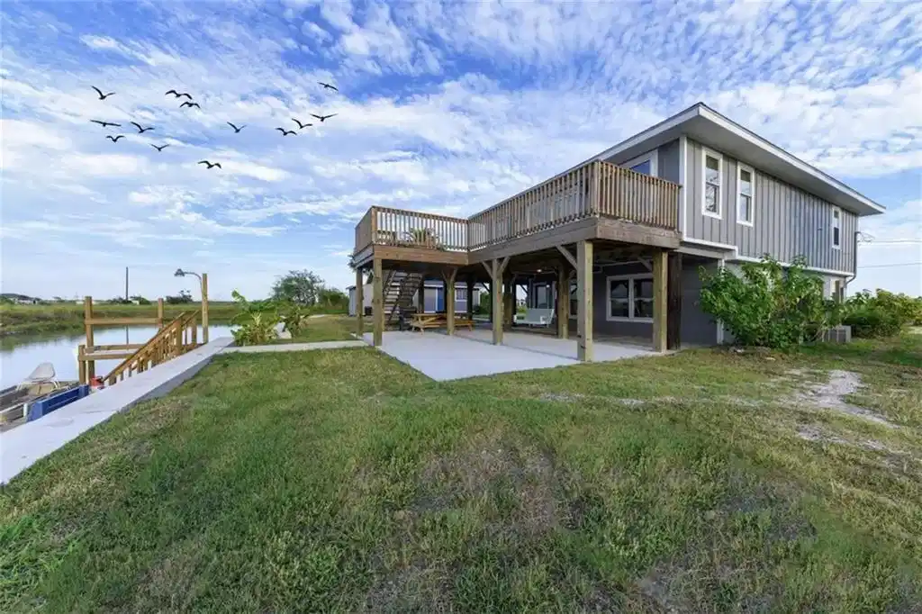 Image 1: Welcome to 356 E Sagebrush Dr.
