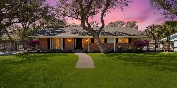 1905 Shores Lane