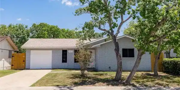 4922 Moody Drive